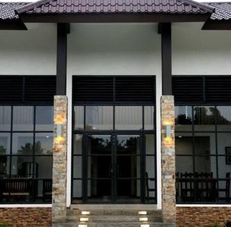Dasmarinas Villa | Villa Ariana Family Getaway
