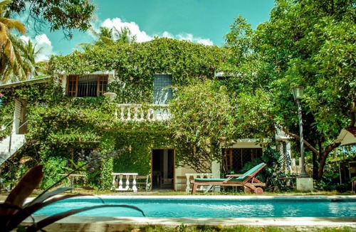 Ensanche Miramar Bed & Breakfast | Villa Carolina Bed and Breakfast