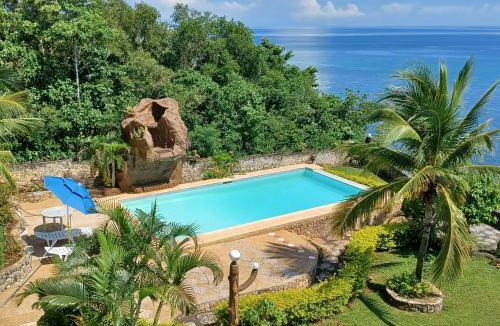 San Francisco Island Villa | Villa Camotes