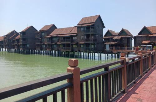 Padang Matsirat Hotel | Villa Dalam laut 530