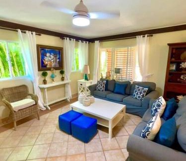 Guayacanes Villa | Villa Grupal en Metro Country Club.