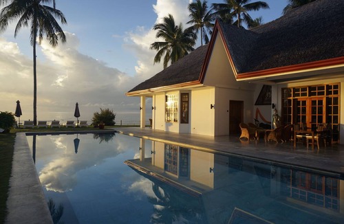 Dauin Resort | Villa in Blue