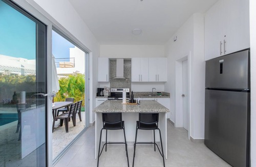 El Soco House | Villa in Playa Mueva Romana – Steps from Beach!