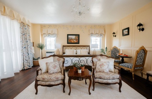 Tagaytay House | Villa Julianna by Villa D'Este Tagaytay