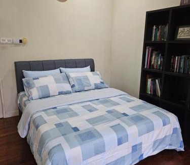 Kampung Bukit Kadir House | Villa Kemboja Kota Serimas