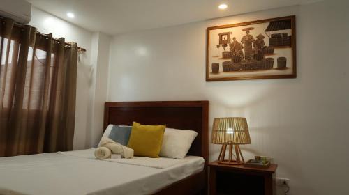 Pasuquin Bed & Breakfast | Villa Laetisha Beach Resort