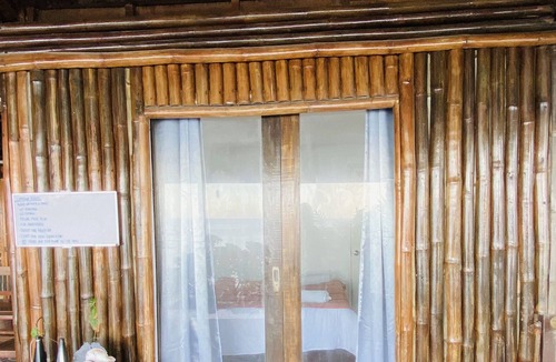 Mabini House | Villa Milagros Dive Inn Anilao Main House - BEACHFRONT