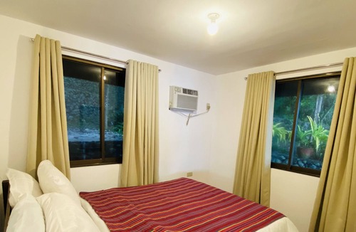 Mabini House | Villa Milagros Dive Inn Anilao Main House - BEACHFRONT