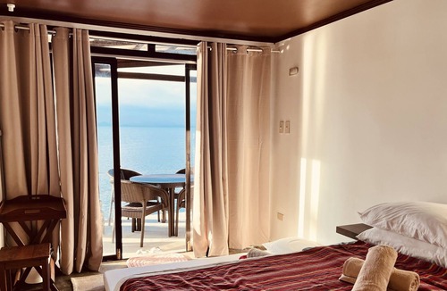 Anilao Villa | Villa Milagros Dive Inn Anilao Duplex Villa - BEACHFRONT