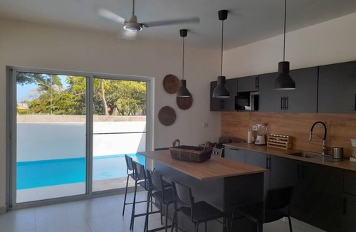 La Esplanada Villa | Villa Paradiso Sleeps 8 with Pool