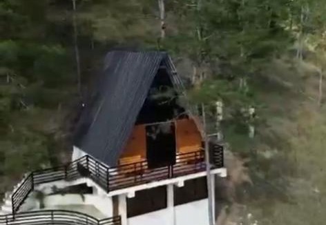 Constanza Villa | Villa vista a la montaña