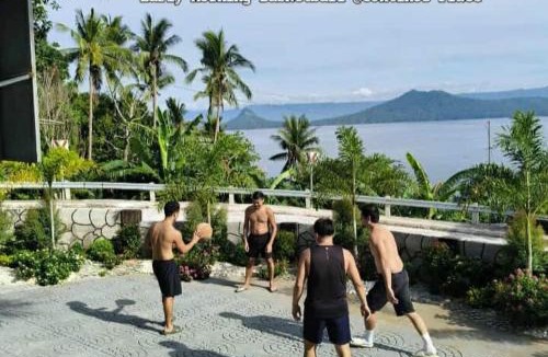 Mataas Na Kahoy Villa | Villa with Private Pool Overlooking Taal Lake