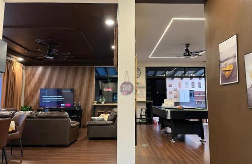 Bukit Rambai Villa | VillaMax Klebang Beach 25Pax 6Bedroom Indoor Pool Full AirConditioned near TOWN