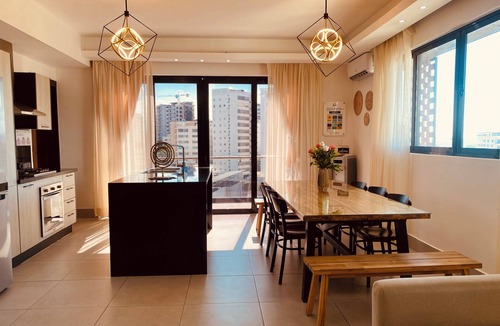 Santiago Province Apartment | Vintage luxury on the 9th floor of Rialto, downtown Santiago