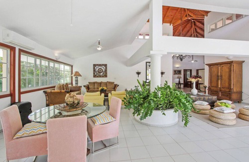 Vivero Villa | Vivero 24: Cozy villa w/pool, Jacuzzi, waiter and housekeeper