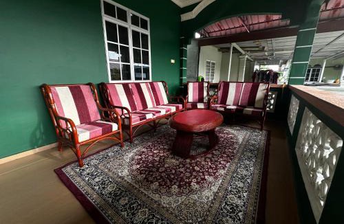 Parit Sakai House | Wan Homestay