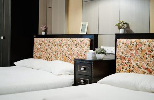 Downtown George Town House | Wangs BnB 4 Bedrooms Villa