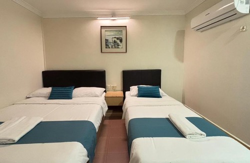 Ulu Tiram Hotel | Wangsa Village Inn