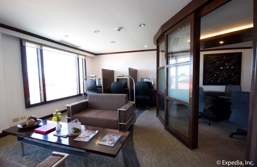 Mactan Export Processing Zone Hotel | Waterfront Airport Hotel & Casino