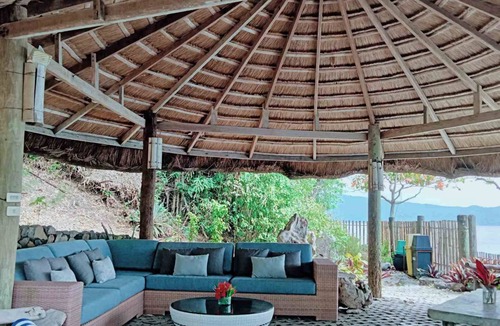 Anilao House | Waterfront/main house /2 cabins, living/dining room,fully staffed, pet friendly