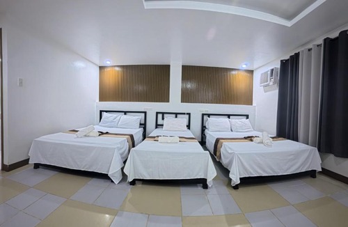 Puerto Galera Resort | White Beach Resort Bar & Restaurant