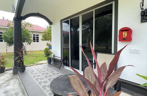Kampung Kedawang Apartment | White Villa @ Mangrove