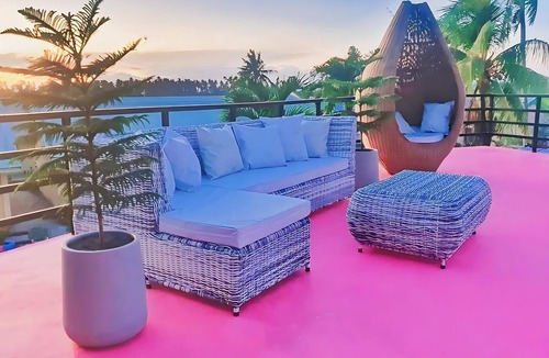 San Francisco House | Whole house with Easy Access to the Beach, City, Hiking, and Diving Spots