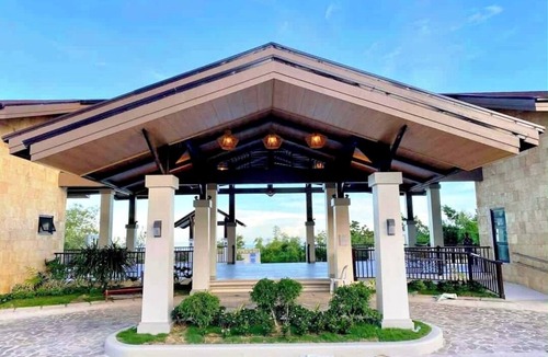 Dauis Condo | with balcony condo unit, near white beaches with pool, gym & breathtaking views