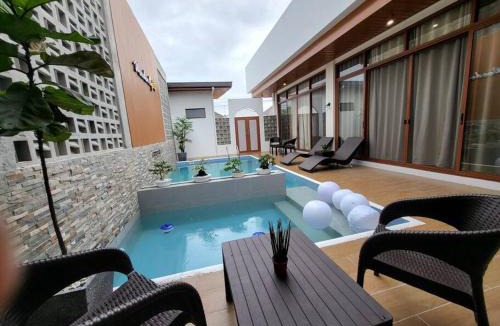 Bamban Villa | Woodenlights Villa with Pool