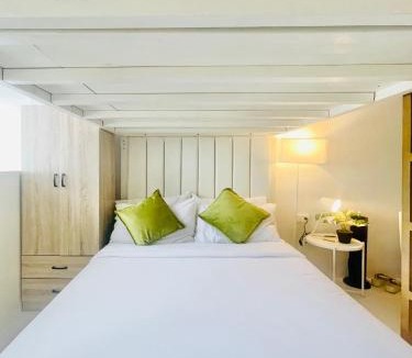 Mandurriao Apartment | WV 17 Sleek & Trendy Studio with Bunk Bed