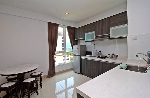 Downtown George Town Apartment | XI) New 2 Rooms Suite In George Town
