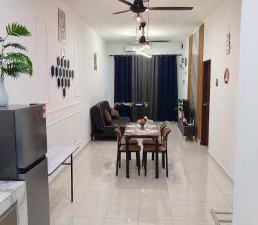 Taman Rakyat House | Yashz Guest House