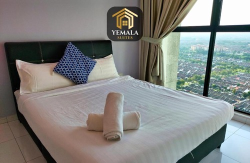 Bukit Indah Hotel | Yemala Suites at Skyloft - Johor