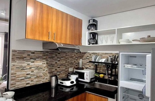 Ermita Night District Apartment | Yhen Airbnb Manila
