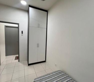 Ijok Apartment | Yusuf Homestay Puncak Alam Musllims Only