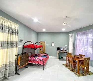 Kampung Telaga Batin House | ZE 76 homestay