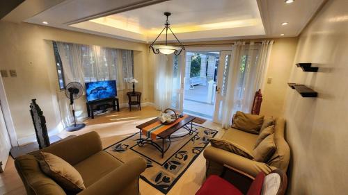 Canlubang House | Zenio's Tagaytay Staycation House