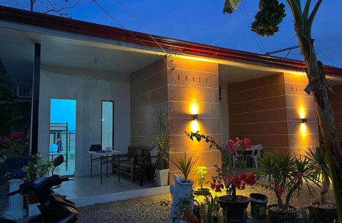 Moalboal House | Zia Isabella Backpackers Hostel Room 1