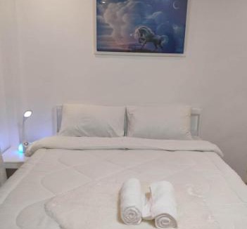 Morong Bed & Breakfast | Zoobic Glampz