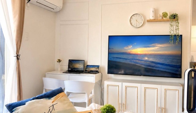 10 Mins to Mactan-Cebu Airport ZeeCloud Muji Suites with Sea City View Balcony