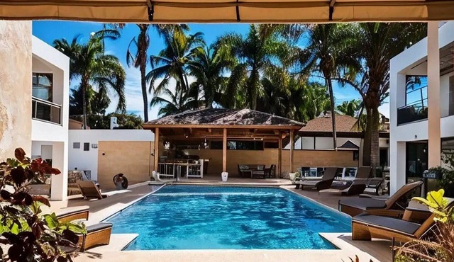 16BR Villa: Pool, 2-Min Walk to Beach, Billiard & Gourmet Chef in Sosúa