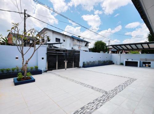 18Pax GrandMum HomeStay Near Ciq Ksl