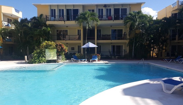 1BD guest-friendly condo in Sosua center, pool, wifi, cable TV in Sosúa