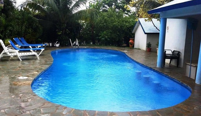 1BD guest-friendly condo, pool/Wi-Fi/cable TV, near shops/beaches in Sosúa