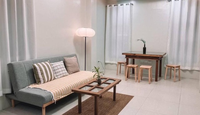 1BR Apartment Beach Getaway Perfect for Couples in Bangcusay