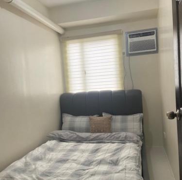 1BR Condo - Urban Deca Homes Commonwealth
