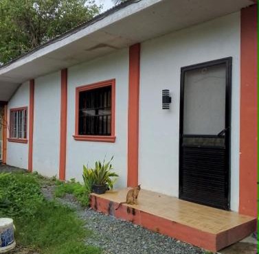 2-bedroom House with Air-conditioning in Calintaan