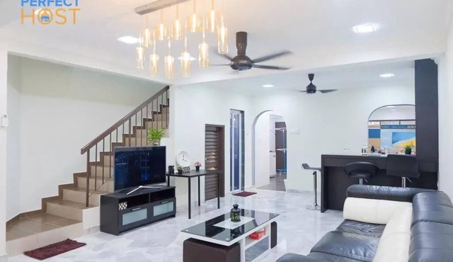 2 Storey Terrace 100mbs WiFi opp. Sunway in Petaling Jaya
