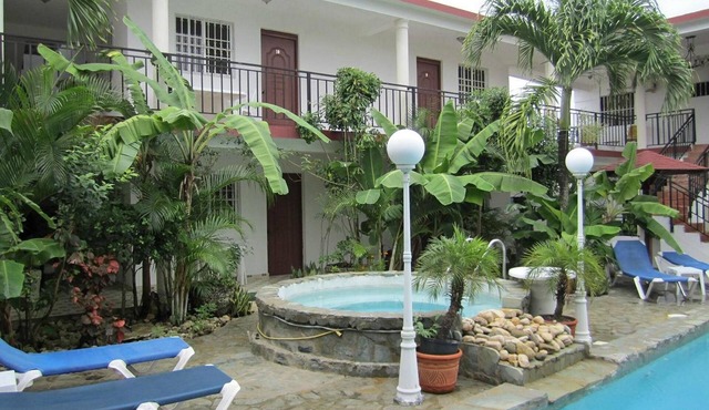 2BD groundfloor apt near everything, pool/AC/TV/Wi-Fi, guest-friendly! in Sosúa