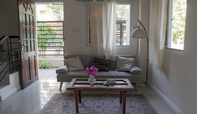 2BR Simple Budget Homestay, beach, parking, Wi-Fi in San Fernando City
